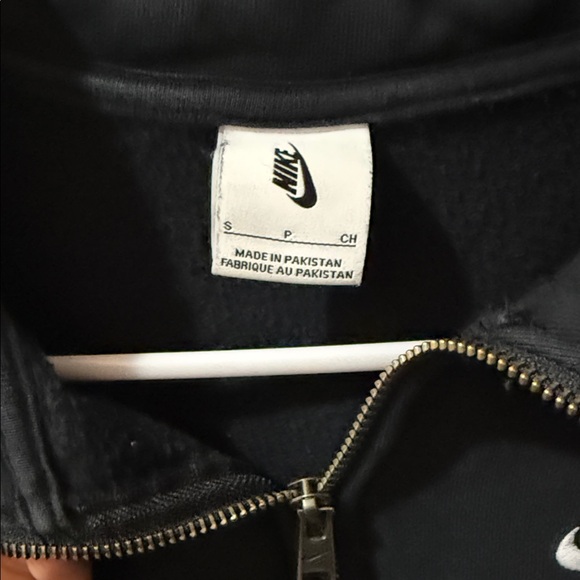 Nike Men's Black Zip-Up Sweater - Picture 2 of 3